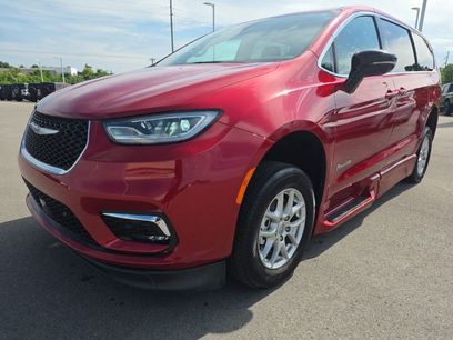 Used 2024 Chrysler Pacifica Touring-L