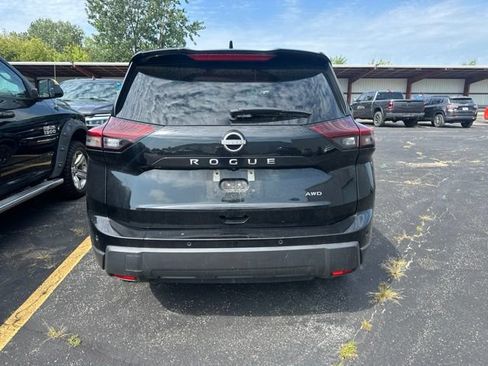 Used 2025 Nissan Rogue SV AWD/4WD image 12