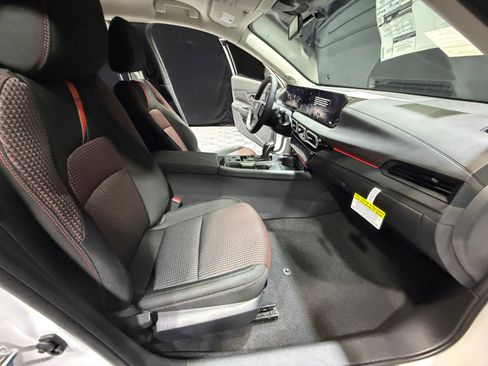 New 2026 Nissan Sentra SR FWD image 19
