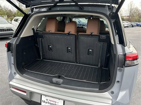 Used 2025 Nissan Pathfinder Platinum w/ Cargo Package image 12