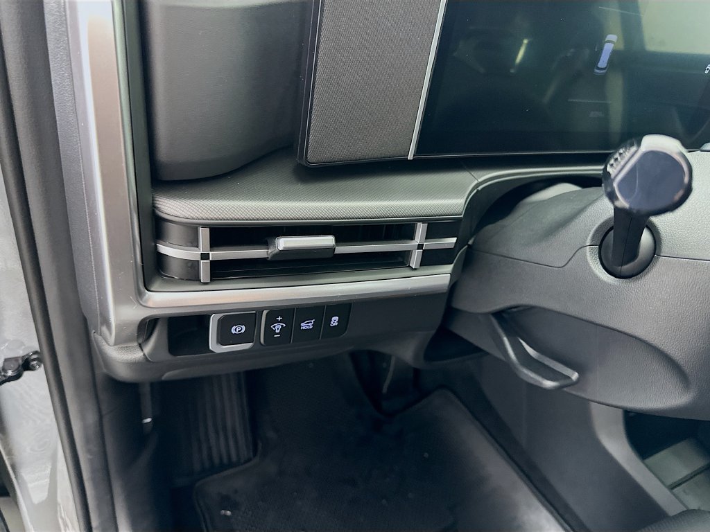 Certified 2025 Hyundai Santa Fe SEL FWD image 9