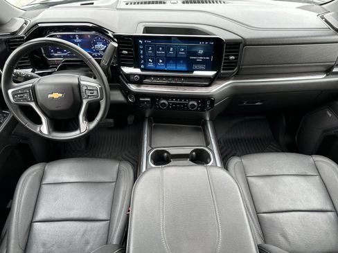 Used 2024 Chevrolet Silverado 2500 LTZ w/ LTZ Convenience Package image 13