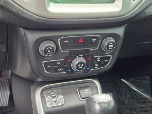 Used 2019 Jeep Compass Latitude w/ Popular Equipment Group image 27