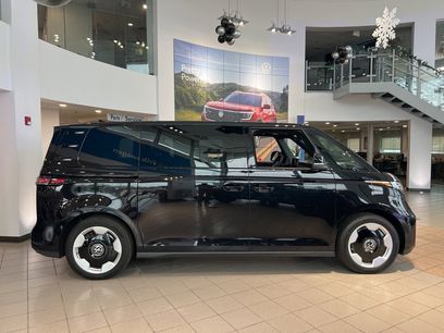 New 2025 Volkswagen ID. Buzz Pro S