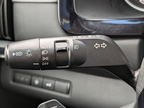 Used 2023 Nissan Pathfinder SL w/ SL Premium Package AWD/4WD image 23