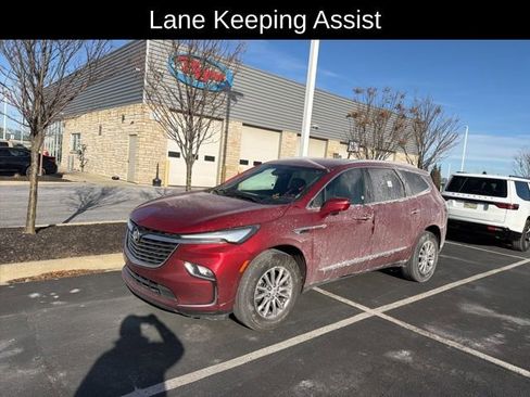 Used 2024 Buick Enclave Premium image 8