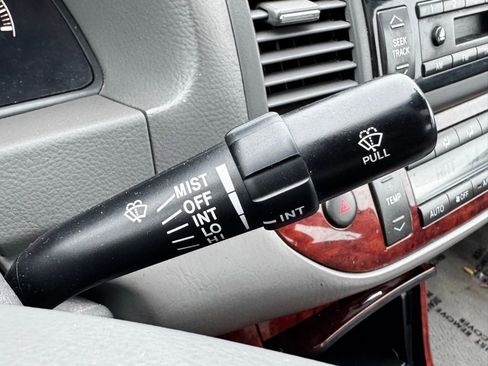 Used 2005 Toyota Camry XLE image 29