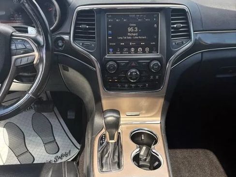 Used 2017 Jeep Grand Cherokee Overland AWD/4WD image 18