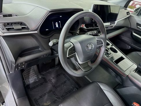 Certified 2025 Toyota Sienna XSE AWD/4WD image 20