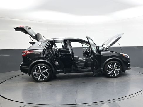 Used 2022 Nissan Rogue Sport SL w/ Premium Package image 43