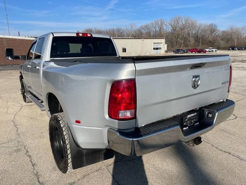 Used 2018 RAM 3500 Tradesman w/ Chrome Appearance Group image 3