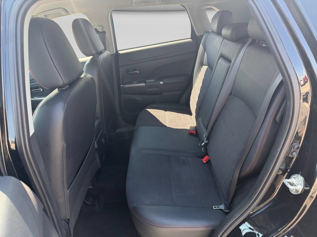 Used 2025 Mitsubishi Outlander Sport SE AWD/4WD image 20
