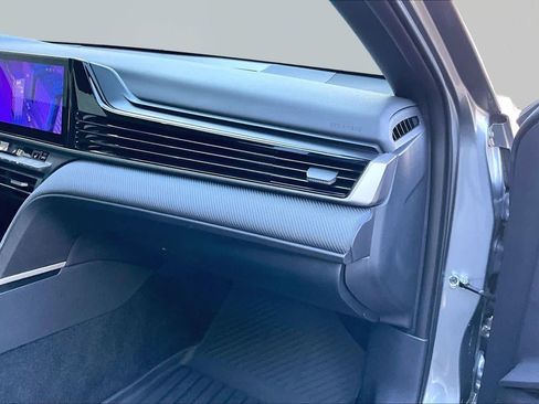 Used 2025 Toyota Camry SE w/ Multimedia Upgrade Package FWD image 19