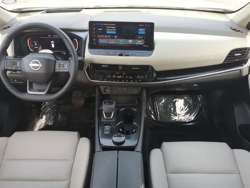 Certified 2025 Nissan Rogue SL w/ Tech Package AWD/4WD image 15