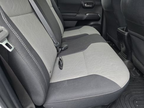 Used 2020 Toyota Tacoma TRD Off-Road image 15