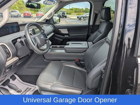 Used 2025 Ford Expedition Active AWD/4WD image 13