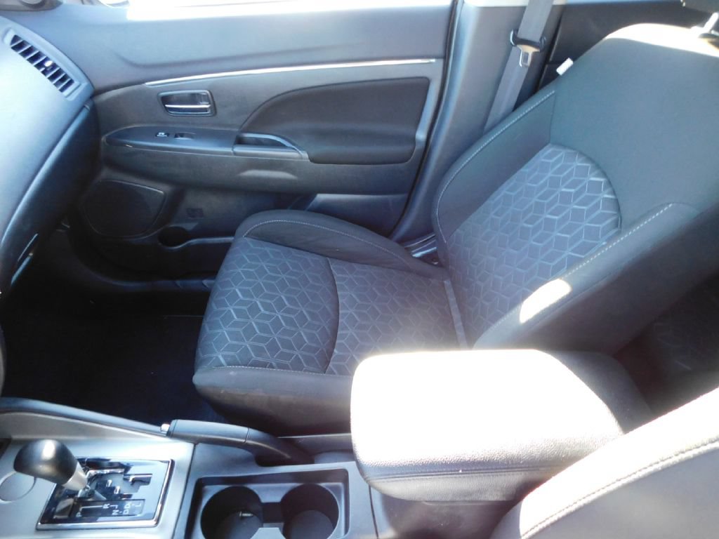 Used 2020 Mitsubishi Outlander Sport ES FWD image 32