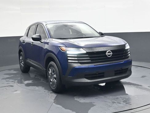 Used 2025 Nissan Kicks S image 1