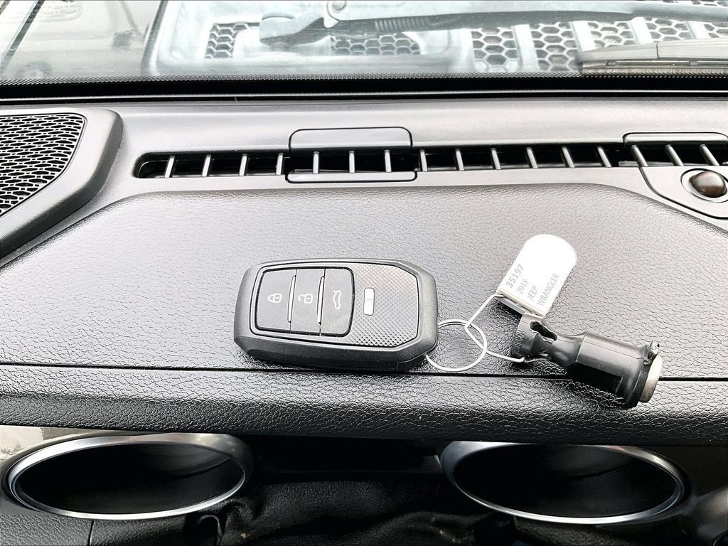Used 2018 Jeep Wrangler Unlimited Sport S AWD/4WD image 11