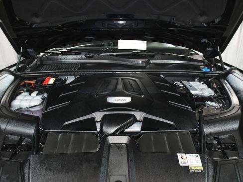 Used 2022 Porsche Cayenne Platinum Edition image 71