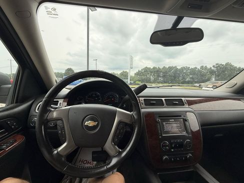 Used 2013 Chevrolet Suburban LT AWD/4WD image 11