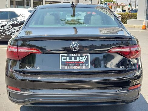Used 2024 Volkswagen Jetta SE image 28
