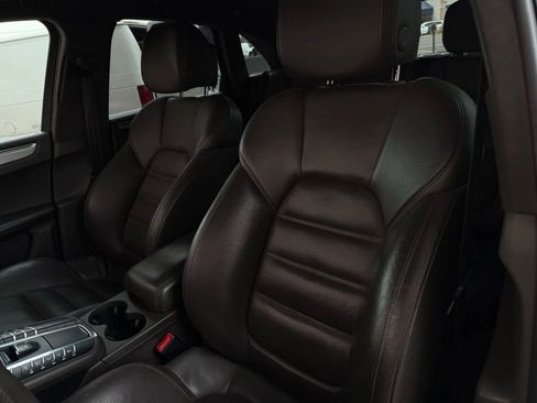 Used 2016 Porsche Macan Turbo image 39