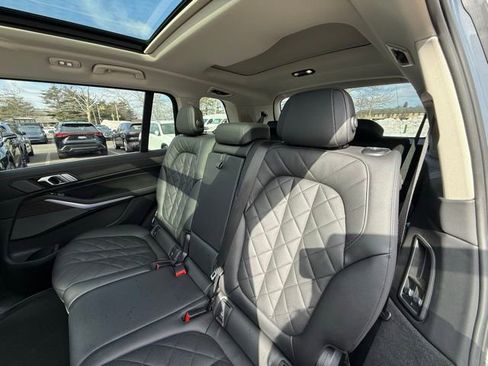 Used 2024 BMW X7 xDrive40i w/ Executive Package image 23