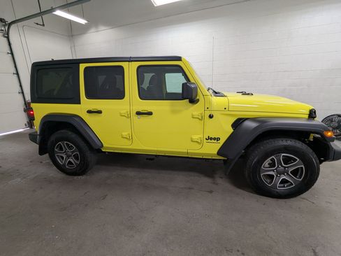 Used 2023 Jeep Wrangler Unlimited Sport w/ Uconnect 4C Nav & Sound Group AWD/4WD image 3