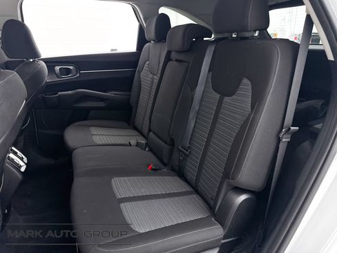 Used 2021 Kia Sorento LX FWD image 25