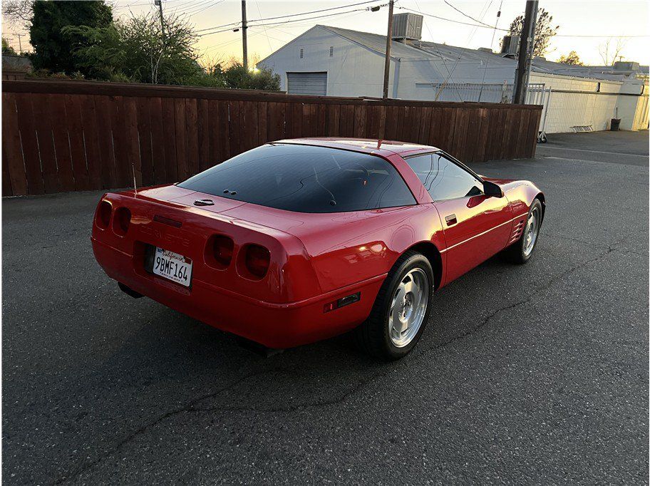 Used 1994 Chevrolet Corvette Coupe RWD image 7