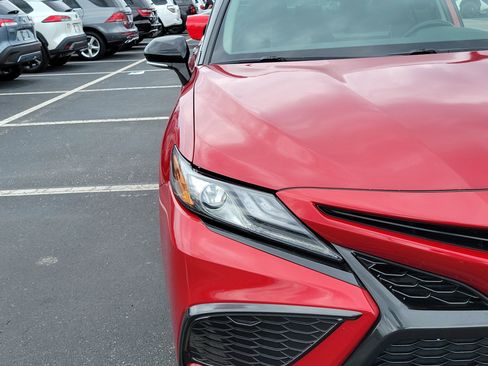 Certified 2022 Toyota Camry XSE FWD image 7