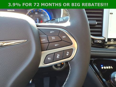 New 2026 Chrysler Pacifica Select image 20