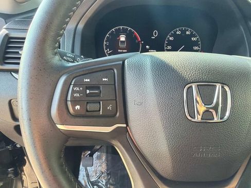 Certified 2025 Honda Ridgeline RTL image 33