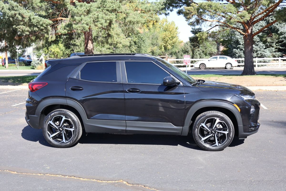 Used 2021 Chevrolet TrailBlazer RS w/ Technology Package AWD/4WD image 3