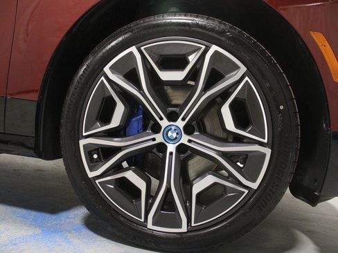 Used 2025 BMW iX xDrive50 image 30