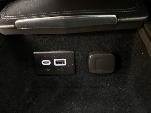 Used 2024 Cadillac XT4 Premium Luxury image 23