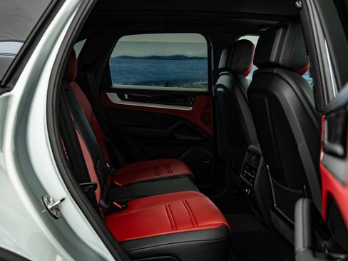 New 2026 Porsche Cayenne AWD/4WD image 44