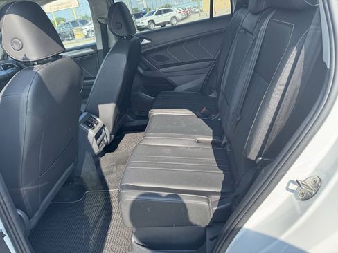 Used 2023 Volkswagen Tiguan SE AWD/4WD image 18