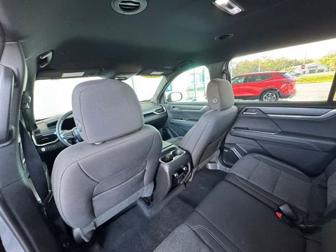 Used 2025 GMC Acadia Elevation image 21