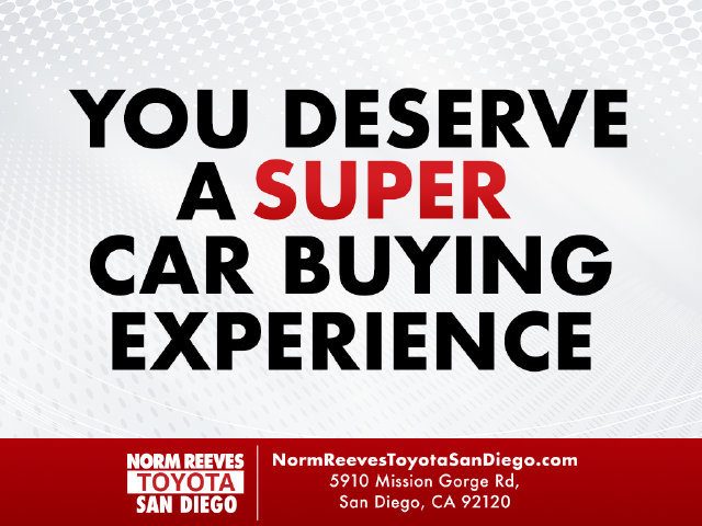 Used 2025 Toyota Sienna XLE w/ XLE Plus Package FWD image 4