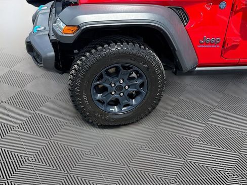 Used 2023 Jeep Wrangler Unlimited w/ Cold Weather Group AWD/4WD image 35