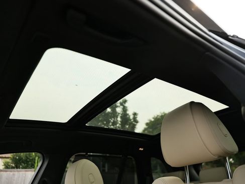 Used 2022 BMW X5 xDrive40i w/ M Sport Package AWD/4WD image 18