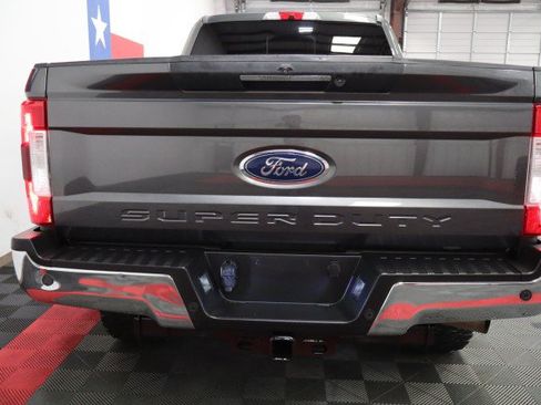 Used 2018 Ford F250 Lariat w/ Lariat Ultimate Package AWD/4WD image 26