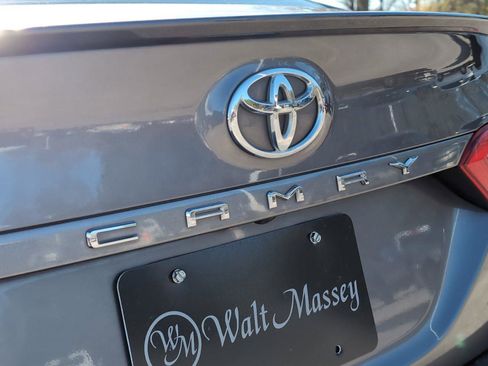 Used 2020 Toyota Camry SE image 27