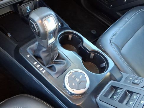 Used 2025 Ford Bronco Outer Banks image 16