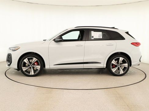 New 2025 Audi SQ5 Premium Plus image 2
