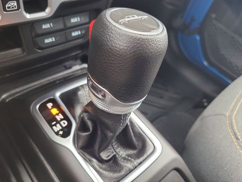 Certified 2025 Jeep Gladiator Sport AWD/4WD image 26