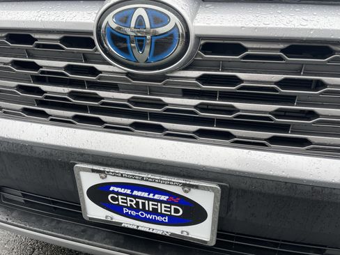 Used 2019 Toyota RAV4 Limited image 32