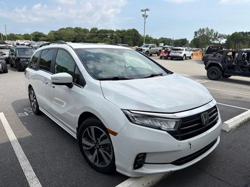 Used 2022 Honda Odyssey Touring image 2